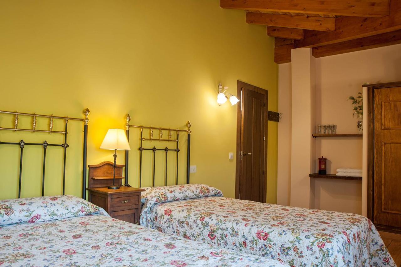 Los Robles I Sotillo Del Rincon Exterior foto